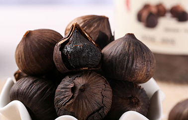 Diversified ways to consume single headed black garlic